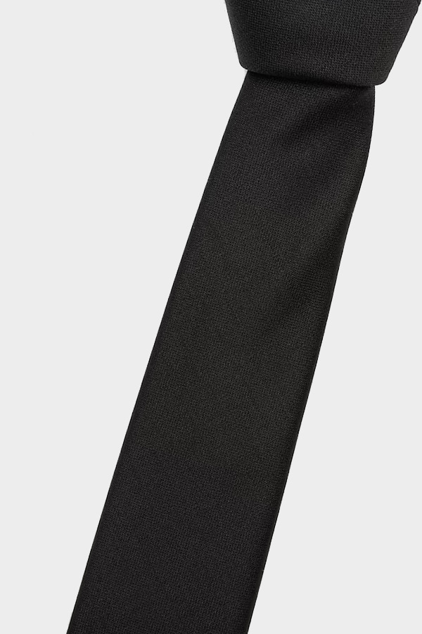 HUGO TIE - 001 BLACK